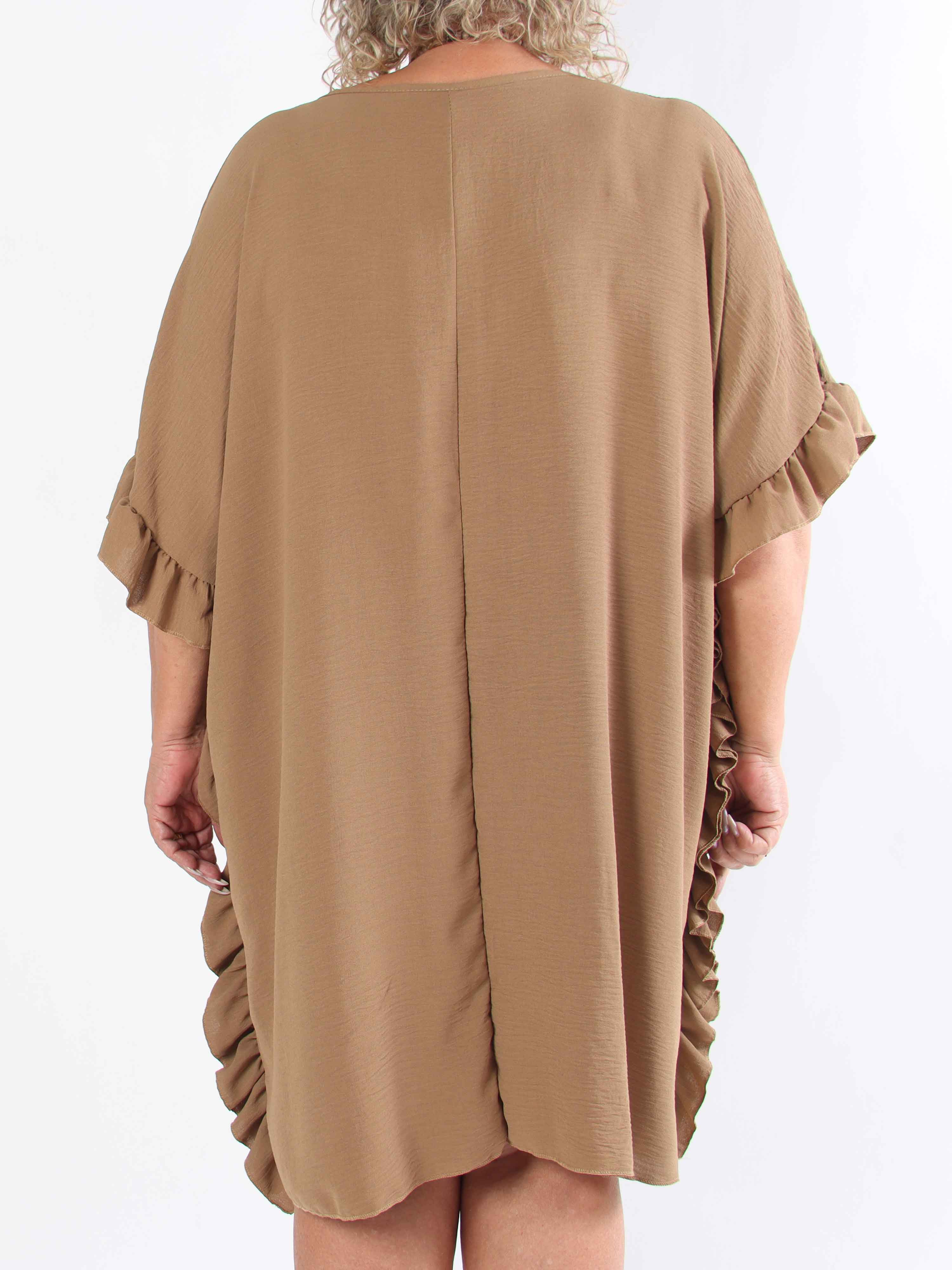 Cille - Plus size-tunika med volanger i sidorna